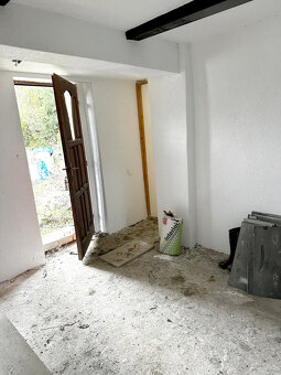 Predaj Dvoch Rodinných domov v obci Padarovce . - 13