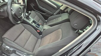 Volkswagen Passat Variant 2.0 TDI BMT Business Comfortline - 13