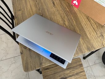 15.6"/Acer/Notebook/4GB RAM DDR5/128GB NVMe SSD/Intel HD 2G - 13