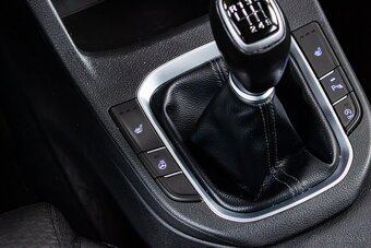 Hyundai i30 CW 1.4i 73kW / TOP STAV / 1. Majiteľ / - 13