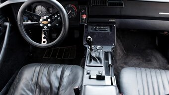 Chevrolet Camaro 5.0 V8 manuál 1988 128 kW - 13
