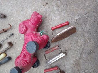 Žehlička a detské hračky - 13