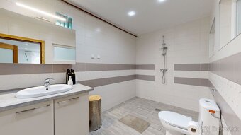 PREDAJ – VEĽKÝ 7-IZBOVÝ RODINNÝ DOM V TRNAVE, VHODNÝ NA BÝVA - 13