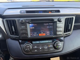 Toyota RAV4 2.2 l D-4D Premium - 13