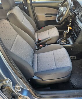 ŠKODA Octavia 1.6  Tour - 13