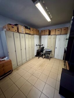 Na predaj výrobno skladový areál výmera 1170 m2 -  Pribeta - 13