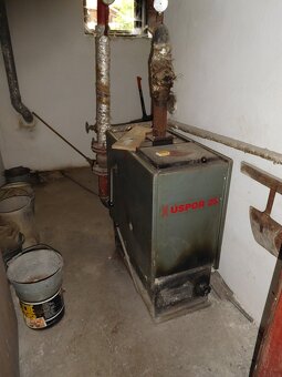 Na predaj čiastočne prerobený dom s pozemkom o výmere 699m2 - 13