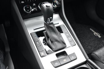 ŠKODA SUPERB 2.0 TDI COMBI DSG//ACC/LANE/LED/VIRTUAL - 13