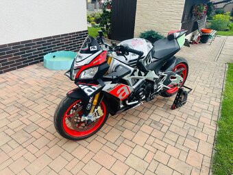 Aprilia Tuono V4 1100 Factory 2016 - 13