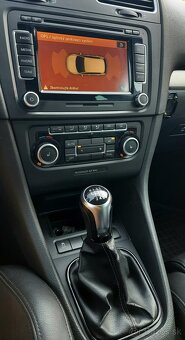 Predám  Volkswagen Golf 2.0 TFSI 270k R 4-Motion - 13