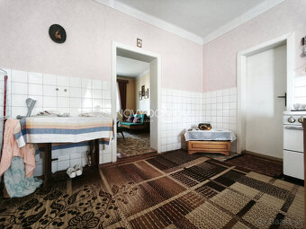 PREDAJ – starší rodinný dom na veľkom pozemku 758 m², Váhovc - 13