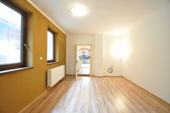 PREDAJ, Rodinný dom, Štrba, pozemok 184 m2 + spoločný dvor p - 13