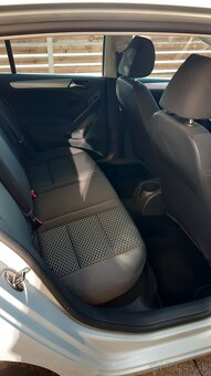 VW Golf VI. benzín 1,4  59 kW - 13