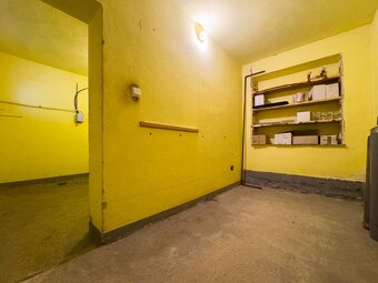 Dom na predaj v obci Skačany, vhodný aj na podnikanie - 13
