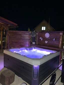 Vírivka Jacuzzi Wellis - 13