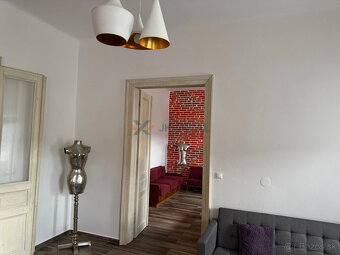 Na prenájom exkluzívny 2-izbový byt v historickom centre Nit - 13