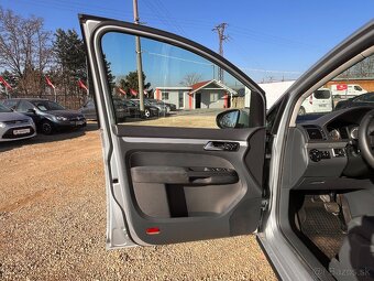 Volkswagen Touran, 1.6TDi 77kWWEBASTOVÝHŘEV SED - 13