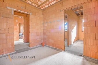 ALL INCLUSIVE | NA PREDAJ 4 IZBOVÝ ROZOSTAVANÝ RODINNÝ DOM,  - 13