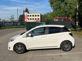 Toyota Yaris 1.3 CVT - 13