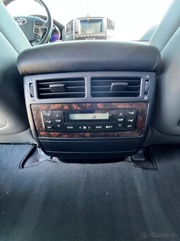 Toyota Land Cruiser 4.5 D4-D 210 kW, LUX 7-miestne SUV - 13