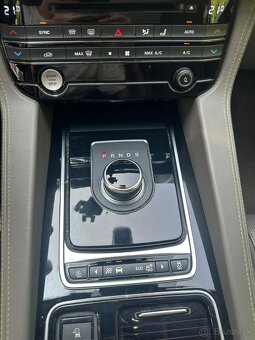 JAGUAR F-PACE 2.0D I4 240k  8 stupňový AUTOMAT - 13