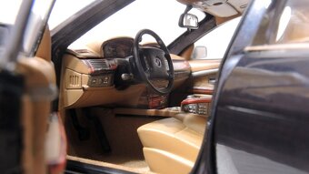 Predám model BMW 745i, e65, mierka 1:18, KYOSHO. - 13