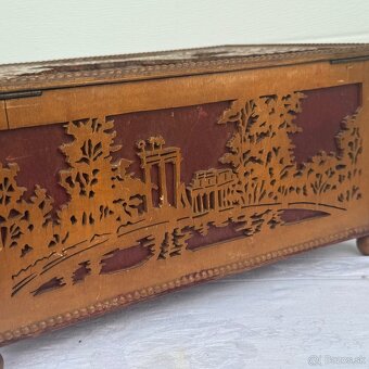 Starožitná velká dřevěná truhla na šití - 13