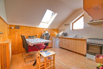 Na predaj dva byty, garáž, dvor, terasa, centrum mesta Veľký - 13