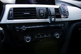 BMW Rad 3 Touring 318D 100kW 2014 - 13