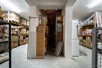 Ponúkame na predaj budovu / skladový priestor v Strážskom - 13