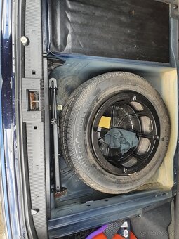 Predám Mercedes Benz E320i 4-Matic automat - 13