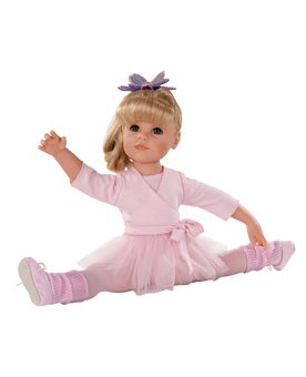 Babika Gotz Hannah s oblecenim - 13