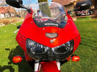 Honda CBR 900RR Fireblade SC33, Top stav, nová cena - 13