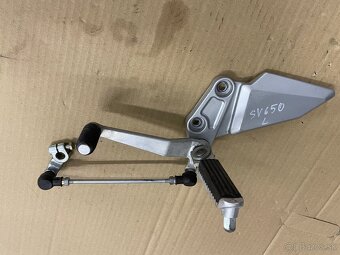 suzuki sv650 vyfuk kryt strmen podsedlovka kyvna chladič - 13