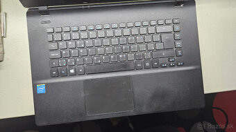 Starší notebook Acer - dobrá výdrž bat, na filmy, intrnet - 13
