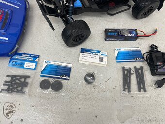 1:10 RC Short Course LRP Twister 2WD - 13