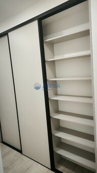 NADŠTANDARDNE NOVO ZREKONŠTRUOVANÝ 3 IZB. BYT S BALKÓNOM - O - 13