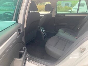 Škoda Superb Combi 2.0 TDI DSG,2015,NAVI,XENON - 13