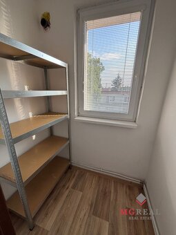 3 izbový byt  balkónom a garážou  Topoľčany- Mravenisko  / P - 13