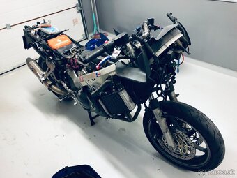 Honda VFR 800 FI - 13