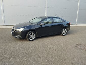 Chevrolet cruze 1, 6 benzín 83kw...rv.2010 - 13