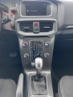 Volvo v40 d3 nafta automat - 13