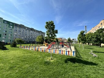 Veľký 2 izbový byt pripravený na rekonštrukciu 64m2, 7/7 - 13