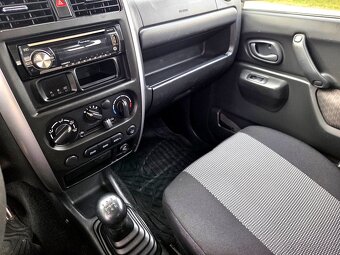 Suzuki Jimny 1.3 - 13