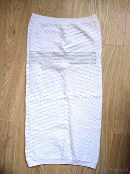 Neónovo ružové šaty na zips - 13