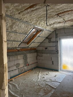 STRIEKANÁ IZOLÁCIA PUR PENOU – DOMY, PODKROVIA, HALY, GARÁŽE - 13