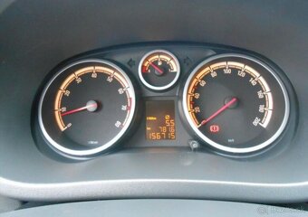 Opel Corsa 1,4 64 kW KLIMA Serviska benzín - 13