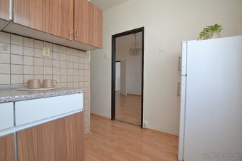 NA PREDAJ | 3 izbový byt s balkónom, 65 m2,  centrum mesta - 13