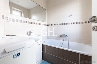 17.Novembra-svetlý 4-izbový byt po kompletnej rekonštrukcii - 13