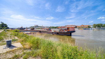 Pontón v TOP lokalite na Tyršovom nábreží - 13